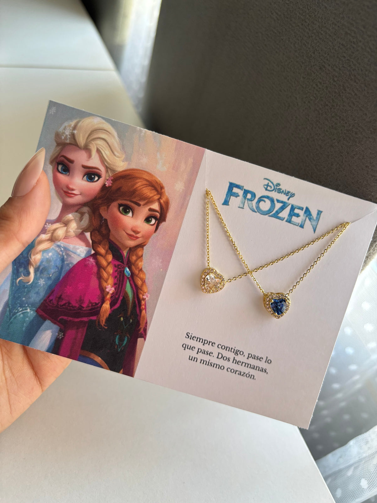 Collares de hermanas Elsa y Ana