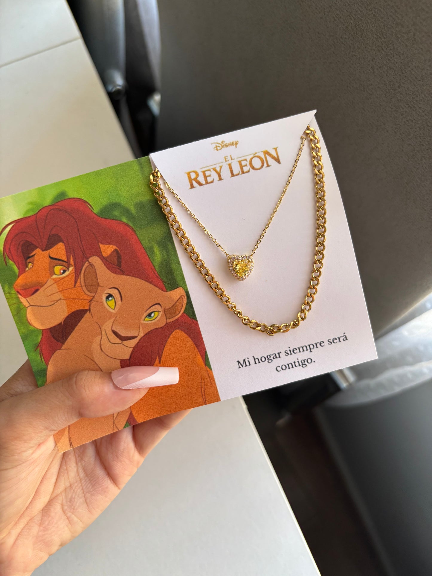 Collares pareja de Rey León