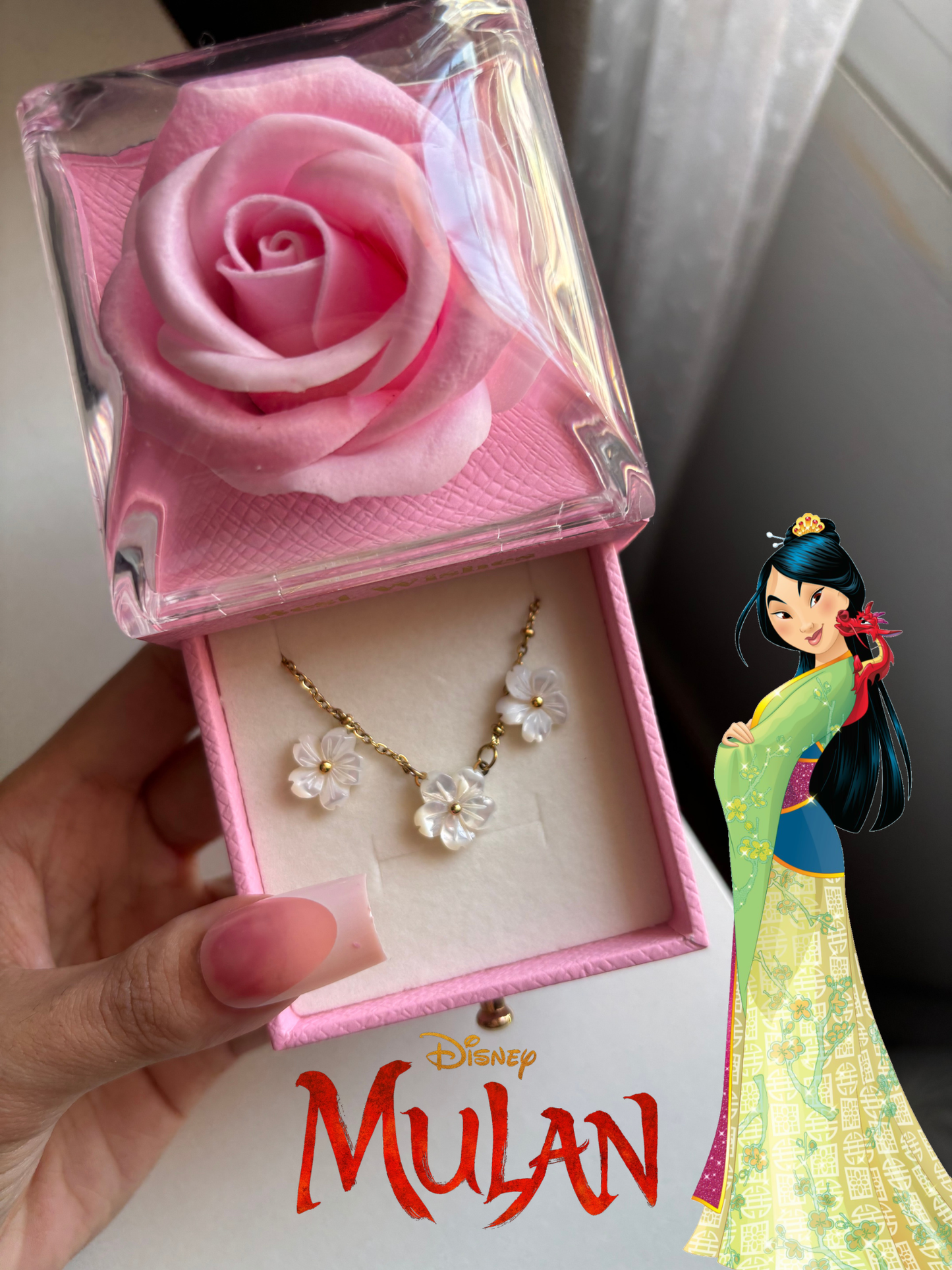Conjunto pendientes y collar Mulan